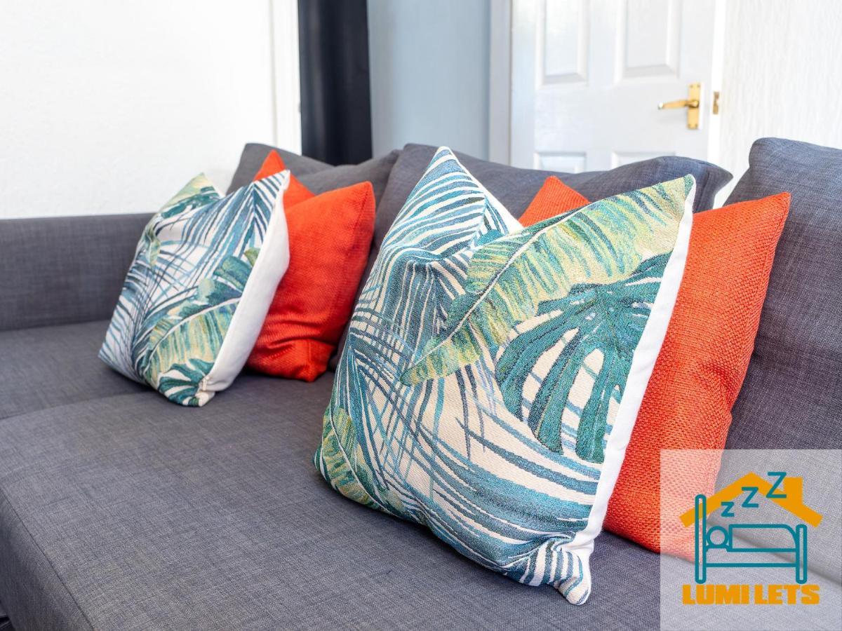 2Br Home In Barrow-In-Furness Sleeps 8 Close To Bae Systems, Hospital, Lakes Экстерьер фото